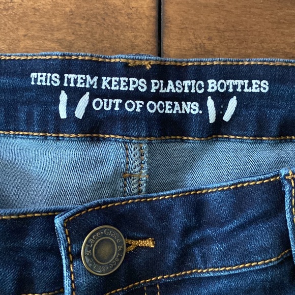 Grace & Lace Dark, Non-Distressed Denim - NWT - Picture 3 of 8